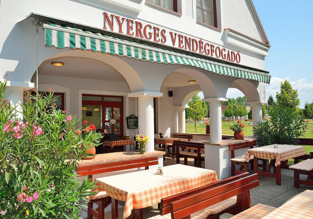 Nyerges Vendegfogado Bed & Breakfast เฮจจ์คู ภายนอก รูปภาพ